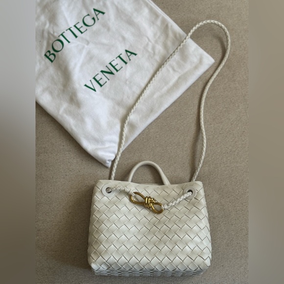 Bottega Veneta Small Andiamo Intrecciato Leather Top-Handle Bag - Picture 10 of 16